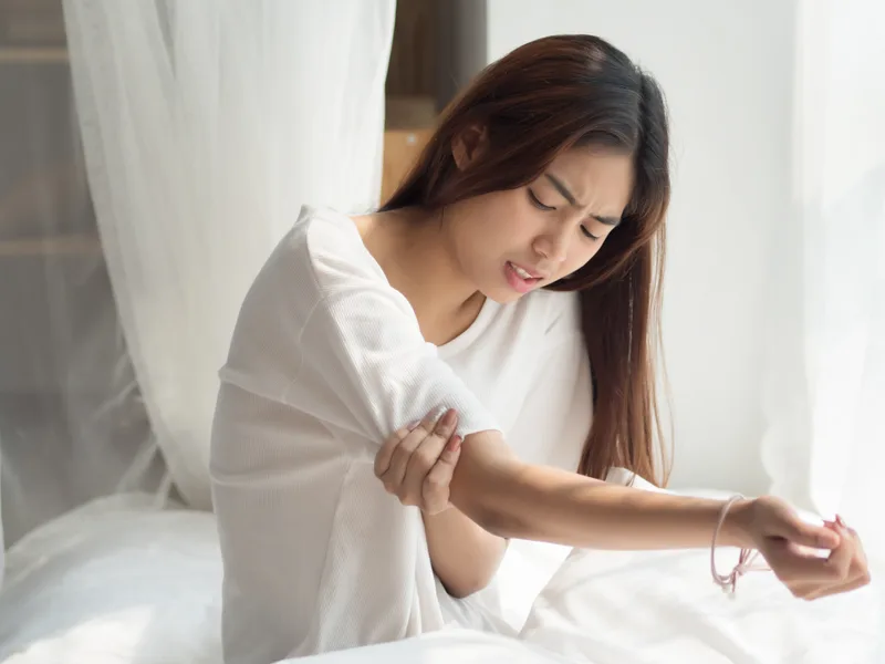 How Big Spirit Chiropractic treats elbow pain in Spirit Lake