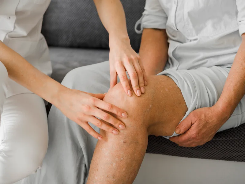 Chiropractic care for knee pain at Big Spirit Chiropractic in Spirit Lake