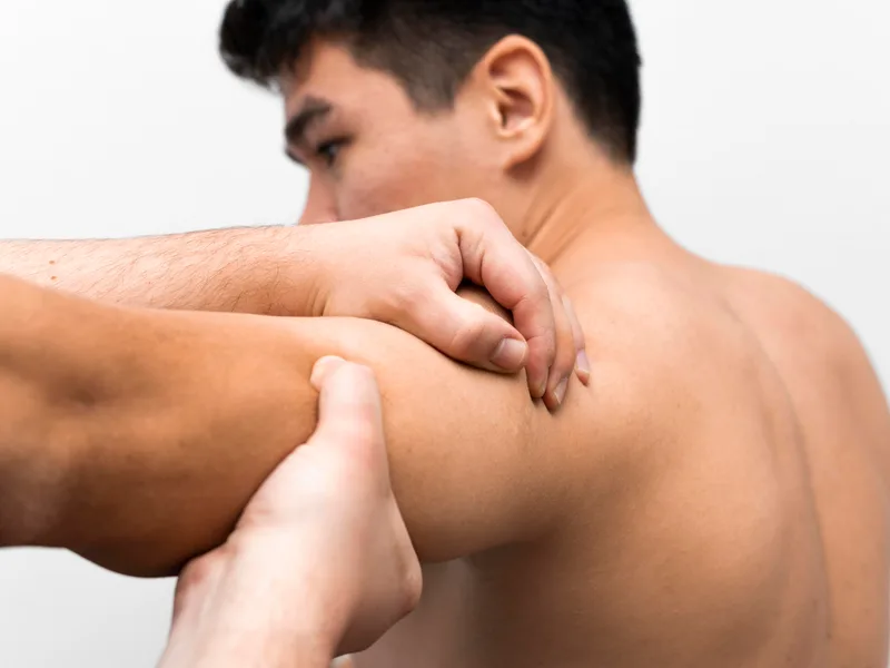 Big Spirit Chiropractic treating shoulder pain in Spirit Lake